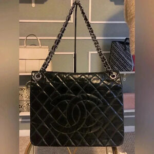 CHANEL X LARGE FLAP PATENT LEATHER QUILTED CC SHOULDER BLACK BAG {RARE FIND}